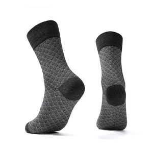 Chaussettes pour hommes de haute qualité, personnalisées, en gros, style décontracté, couleur unie, design classique, en spandex/nylon, séchage rapide, résistantes aux déchirures - Product Image 2