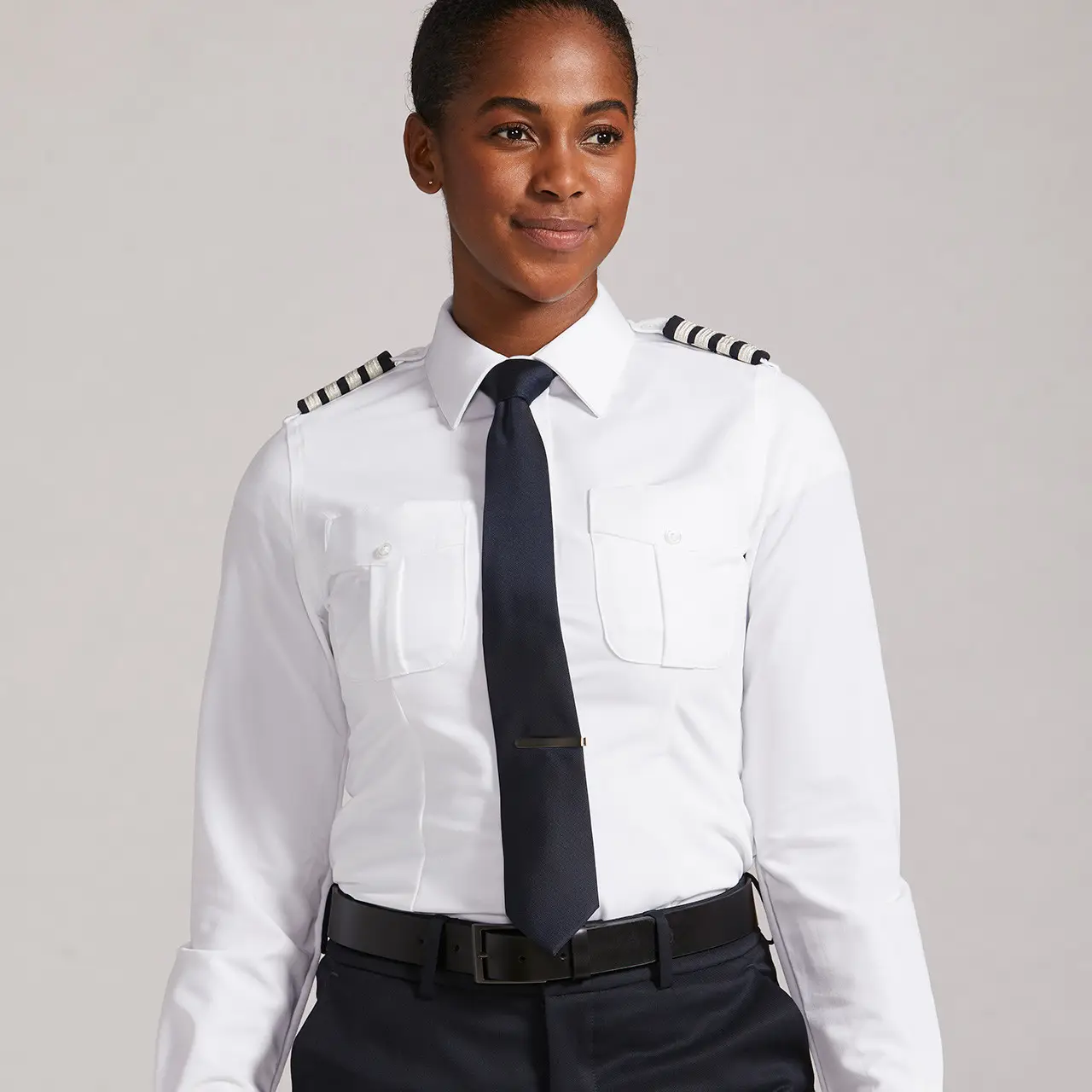 Camisa piloto uniforme de companhia aérea branca para mulheres, camisa piloto feminina de manga longa 65/35 em poliéster/algodão, fabricante de Bangladesh