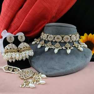 ชุดสร้อยคอไข่มุกทำงานพร้อมสัมผัสของราชวงศ์และเสน่ห์ที่ไม่เหมือนใครเหมาะสำหรับงานแต่งงานเทศกาลหรือโอกาสที่ยิ่งใหญ่ - Product Image 1