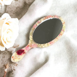 Miroir à main en résine avec finition lisse et brillante, parfait pour un usage quotidien, le maquillage ou des fins décoratives, ajoutant une touche élégante - Product Image 1