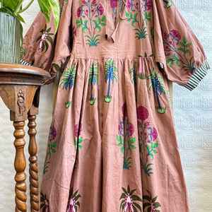 Vestido Largo Bohemio de Algodón Puro con Estampado Indio, Colorido, Veraniego, Cómodo, Atuendo para Mamá - Product Image 2