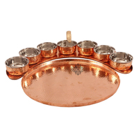 Plateau de service alimentaire de luxe en cuivre finition antique, forme ronde, qualité supérieure, fabrication métallique, texture martelée, aspect attrayant