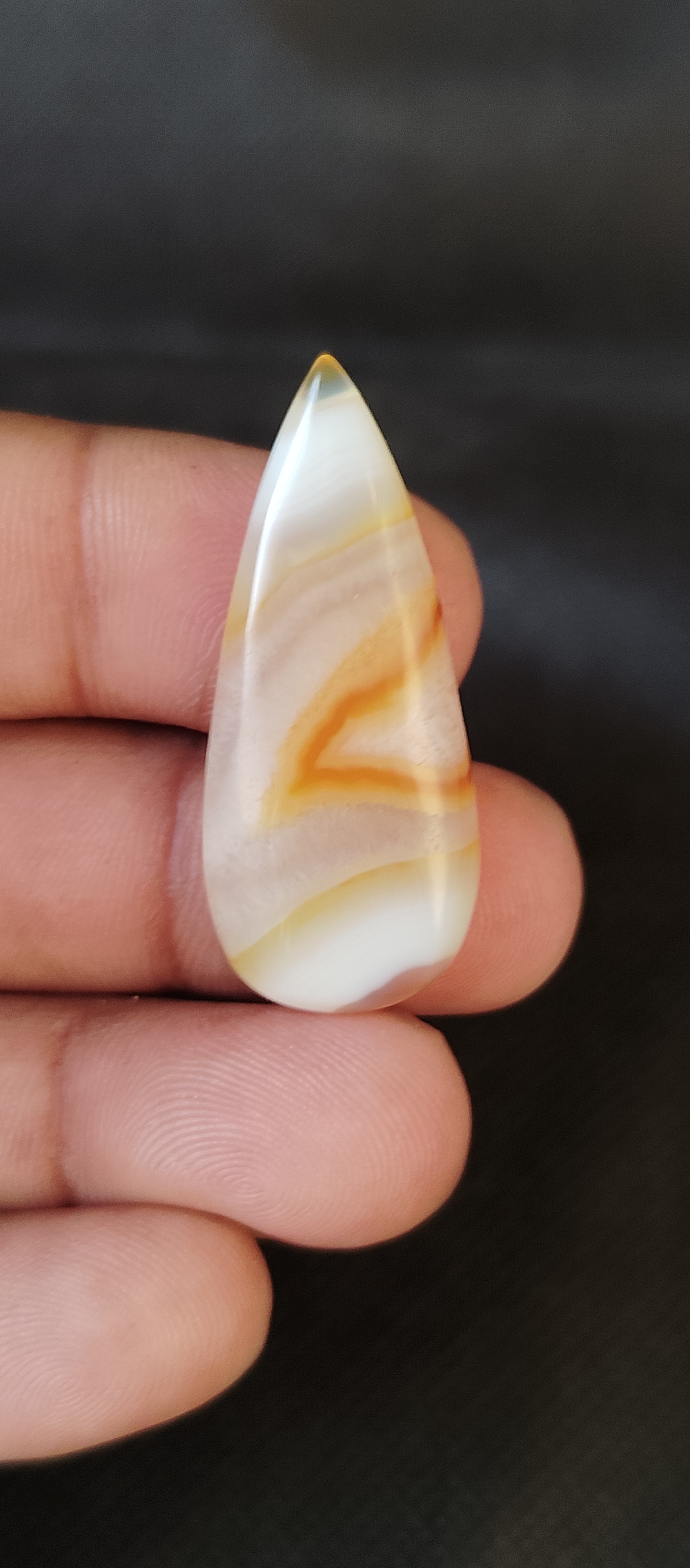 สีเหลือง