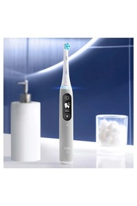 ซื้อแปรงสีฟันไฟฟ้าแบบชาร์จไฟได้สีดำแบบ Oral-B IO Sense ในราคาไม่แพง - Product Image 4