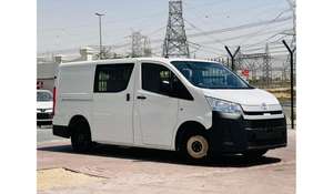 Hiace 2023 Usada, Sedán con Tracción en las Cuatro Ruedas, Motor 4.5L, Asientos de Cuero, Neumáticos R18, Control de Crucero Adaptativo, Volante a la Izquierda, Transmisión Automática, Luces LED - Product Image 6