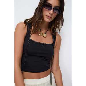 Sous-vêtement à bretelles épaisses avec détails en dentelle à rayures - Product Image 4