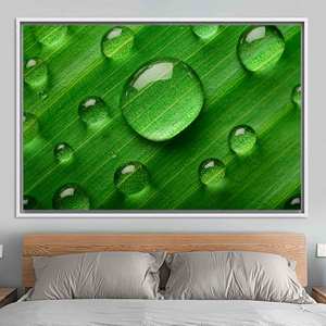 Toile imprimée : Décoration murale verte style ferme avec motif floral goutte d'eau, toile encadrée blanche - Product Image 1