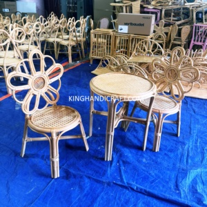 Chaise pour enfants en rotin faite à la main pour la location événementielle, les mariages, les anniversaires, les festivals et les événements spéciaux - Product Image 6