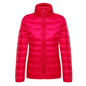 Veste matelassée d'hiver unie de couleur pourpre pour femmes veste parka en coton à fermeture éclair et tissu respirant avec logo personnalisé Vente en gros OEM - Product Image 6