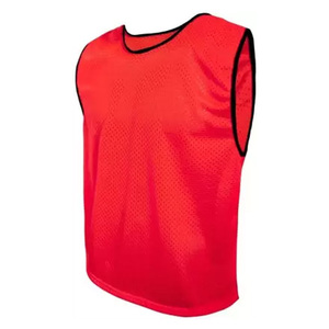 Baberos de fútbol de cuello redondo de alta calidad para hombres Estilo de chaleco de secado rápido con impresión de logotipo personalizado Mejor precio Estilo superior - Product Image 6