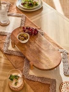 Plato de Servir Mediano con Patas de Madera de Lujo - Product Image 2