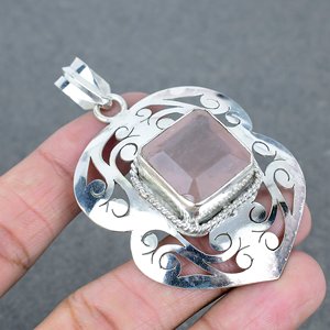 Pendentif en pierres précieuses en laiton Quartz rose plaqué argent 925 fait à la main forme de coussin classique avec réglage de lunette pour anniversaire - Product Image 3
