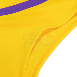 Uniforme de basket-ball pour hommes adultes, personnalisé, de haute qualité, imprimé par sublimation, tissu en maille respirant, pour les entraînements et les matchs officiels d'équipe - Product Image 3
