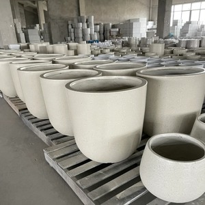 Grand <span class=keywords><strong>pot</strong></span> <span class=keywords><strong>de</strong></span> <span class=keywords><strong>fleur</strong></span> moderne en fibre <span class=keywords><strong>de</strong></span> verre pour l'extérieur, <span class=keywords><strong>pot</strong></span> en fibre <span class=keywords><strong>de</strong></span> verre pour balcon, grand <span class=keywords><strong>pot</strong></span> <span class=keywords><strong>de</strong></span> <span class=keywords><strong>fleur</strong></span> décoratif en béton pour jardin et hôtel - Product Image 1