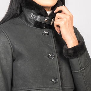 Manteaux longs en cuir pour femmes de qualité supérieure, design unique, fermeture à boutons, col en fourrure, tenue décontractée, port régulier - Product Image 6