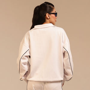 Veste zippée urbaine pour femme, exportée mondiallement, conçue pour le mouvement, l'entraînement extensible et un usage quotidien, approvisionnement en vrac disponible - Product Image 3