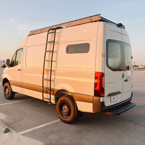 Camping-car Mercedes-Benz Sprinter 2500 4x4 2022, 1 100 miles, conversion en camping-car, moteur turbodiesel V6, blanc, charge utile de 4 000 kg - Product Image 1