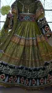 Vestido Maxi Tradicional Afgano Kuchi de Satén, Ecológico, Lavable, de Lujo, Bordado en Contraste, Superventas - Product Image 3