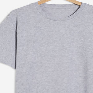 T-shirts de sonnerie de base unisexe 100% coton épais à sublimation avec logo personnalisé T-shirts à col rond pour hommes T-shirt de base uni de haute qualité pour hommes - Product Image 4