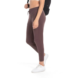 กางเกงขายาวผู้หญิงคุณภาพสูงสำหรับฤดูหนาว ปี 2025 ขายดี ทรงขาตรง สีตามสั่ง ผลิตจากโพลีเอสเตอร์/คอตตอน ระบายอากาศได้ดี - Product Image 3