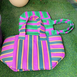Bolsas de compras tejidas ecológicas a rayas de PP, telar manual de plástico de polipropileno reciclado sostenible hecho en La India, reciclado a granel - Product Image 1