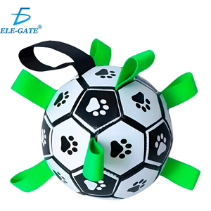 Giocattoli di Lusso Ecologici per Animali Domestici, Pallone da Calcio Resistente da 6 Pollici con Cinghie per Gatti e Cani, Materiale Durevole in Gomma e PVC - Product Image 1