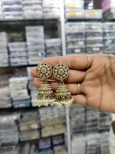 Boucles d'oreilles Jhumki indiennes plaquées or antique, vente chaude, style ethnique, bijoux en zircon pour femmes, accessoires en perles - Product Image 2