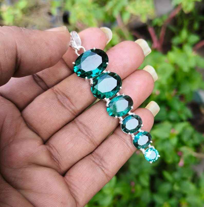 สีเขียว