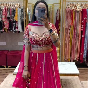 Haute qualité élégant Butti travail Lehenga Choli avec Dupatta Chinon broderie rembourrage pour fête ou mariage porter-prix de gros - Product Image 2