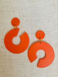 Trendy Ladies Resin Crafts Statement <b>Earrings</b> Elegant Design for Fashion-Conscious Women - Product Image 4