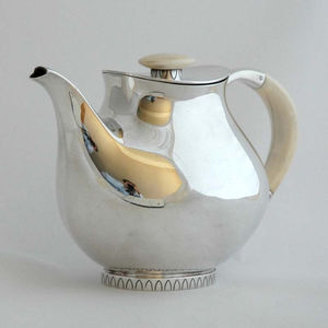 Bouilloire faite à la main de conception standard Qualité exclusive Serveur de thé poli miroir Bouilloire Vaisselle Théière pour la maison et la cuisine - Product Image 2