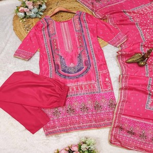 Conjunto Exclusivo de Kurti y Dupatta para Mujer, Kurti Rosa Premium de Diseñador con Estampado Digital Colorido, Ropa Étnica Tradicional Elegante - Product Image 3