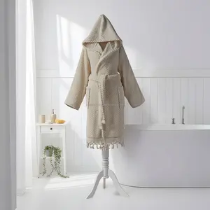 Albornoz Unisex de Lujo con Pompones, Tejido a Mano, de Algodón Turco, para Resort, Uso Todo el Año, Ropa de Dormir y de Estar por Casa, Verano, Suministrado por ODM, Turquía - Product Image 4