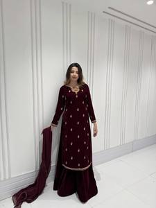 COLECCIÓN DE TERCIOPELO DE DISEÑADOR PARA ESTA TEMPORADA DE INVIERNO, NUESTRO EXCLUSIVO CONJUNTO DE 3 PIEZAS PLAZZO CON BORDADO DE LENTEJUELAS PARA MUJER - Product Image 3
