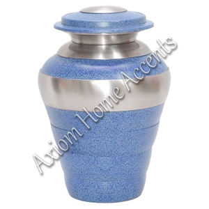 Urna de cremación de aluminio moderna con artesanía detallada Urna de tributo elegante de Axiom Home Accents - Product Image 3