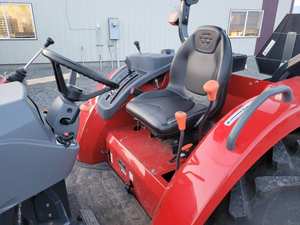 Tractor Massey Ferguson 2860E 2023: Tractor utilitario de alta potencia para tareas diarias difíciles - Product Image 5