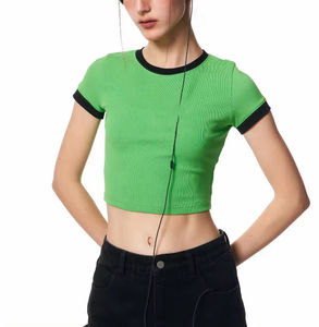 เสื้อครอปสำหรับผู้หญิงสีพื้นแบบลำลองของผู้ผลิตเสื้อครอประบายความร้อนพิมพ์โลโก้ได้ตามต้องการ - Product Image 3