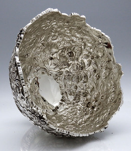 Unique Flower Design Serving <b>Bowl</b> for Home Hotel Restaurant Tabletop & Dinnerware <b>Silver</b> Color Round Shaped Fruits Serving <b>Bowls</b> - Product Image 4