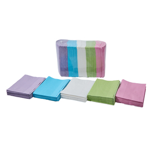 Sous-couches jetables imperméables en papier pour le soin esthétique, bavoirs et serviettes dentaires colorés pour patients orthodontiques, aspect serviette pour confort et style - Product Image 2
