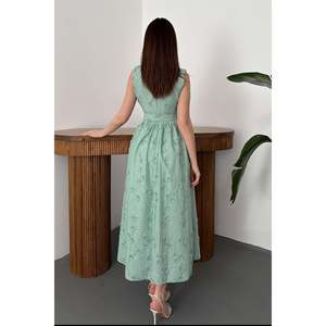 Vestido con Detalles Bordados en 3D Color Menta - Menta - Product Image 5