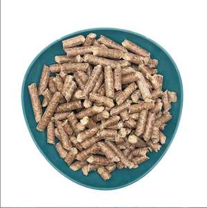 Pellets de madera empaquetados de 15kg, biomasa de 6mm de diámetro de fábrica de Alemania para sistemas de calefacción, aserrín, astillas de leña - Product Image 3