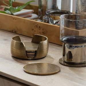 Dessous de verre en métal plaqué laiton traditionnel avec travail meenakari pour mariage indien festival de pendaison de crémaillère cadeaux d'entreprise - Product Image 1