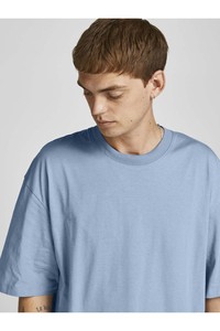 Camiseta de algodón polivinílico con cuello redondo bordado de longitud corta para hombre - Product Image 5