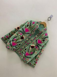 เสื้อแจ็คเก็ตกำมะหยี่สไตล์ซูซานี เสื้อโค้ทกำมะหยี่สั้นทรงโอเวอร์ไซส์ ของขวัญสำหรับเธอ เสื้อแจ็คเก็ตโดดเด่น เสื้อคลุมลำลอง เสื้อโค้ทสั้นสไตล์โบโฮ - Product Image 5