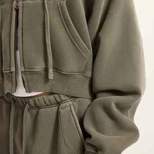 Top corto elegante para mujer con tela elástica suave, perfecto para ropa de calle de yoga para gimnasio y moda informal diaria - Product Image 5