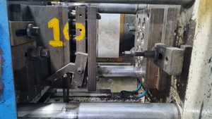 High Quality 1 LITER- Plastic Household Product <strong>Mould</strong> Bottle Blow <strong>Moulds</strong> with Convenient <strong>Handle</strong> for Various Products - Product Image 6