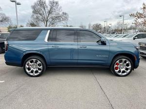 New /USED BLUE 2026 CHE VROLET SUBURAN LT 360 Rear Camera 31-40T Load Capacity Emission Diesel /GAS Automatic FOR SALE - Product Image 3