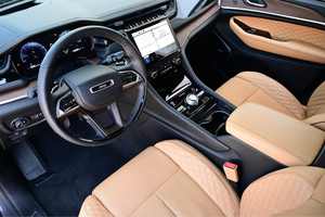 Jeep Grand Cherokee Summit Sport 2024, Bien Cuidado y Limpio - Product Image 3