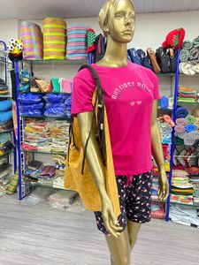 กระเป๋าถือคอตตอนพร้อมของตกแต่งมุกแบบเปิดปิดสไตล์ฟอกสี - Product Image 4