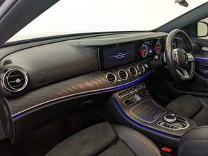 Mercedes-Benz Classe E 2.0 E200 AMG Line Berline d'occasion 2019 Sièges en cuir Transmission automatique Haute qualité LHD/RHD Voiture d'occasion - Product Image 4